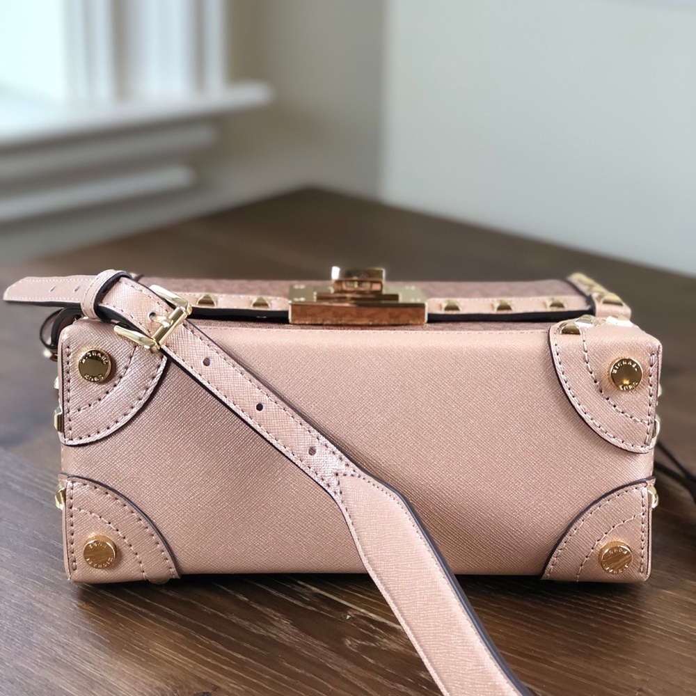 NWT Michael Kors Tina studded trunk handbag - Picture 5 of 8